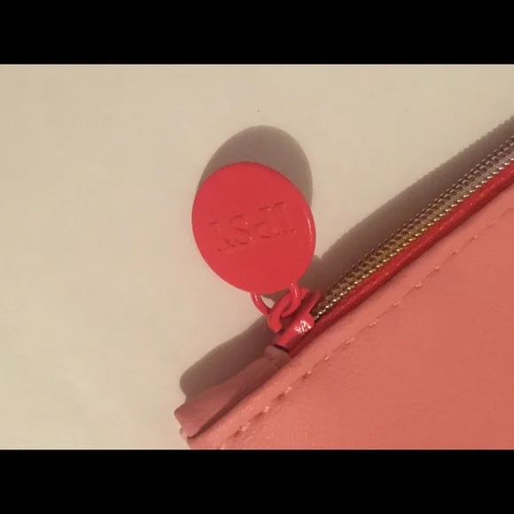 Ipsy June 2021 Glam Bag make-up zipper bag - Picture 6 of 6